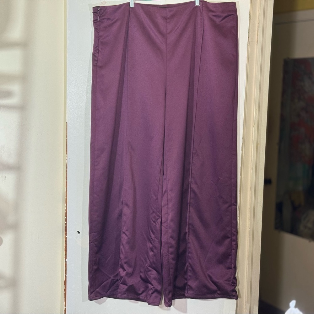 Prettylittlething Premium Plum Constructed Satin Pleat Wide Leg Pants - Picture 3 of 12